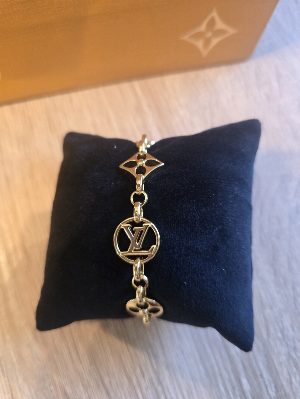 Gold Multi Logo Flora Link Bracelet - Picture 4 of 7